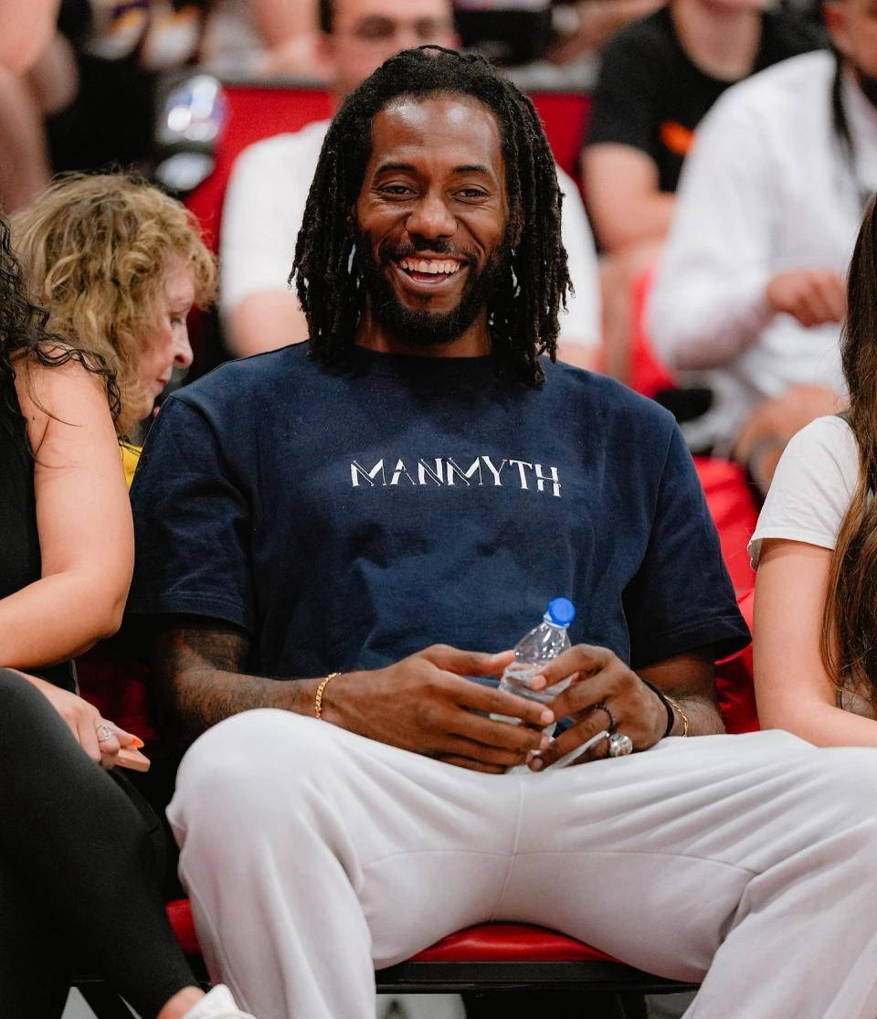 边后卫内收 边后卫内收