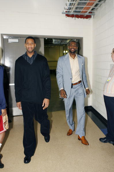 传球只找边 传球只找边